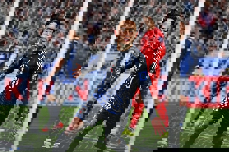 2163589