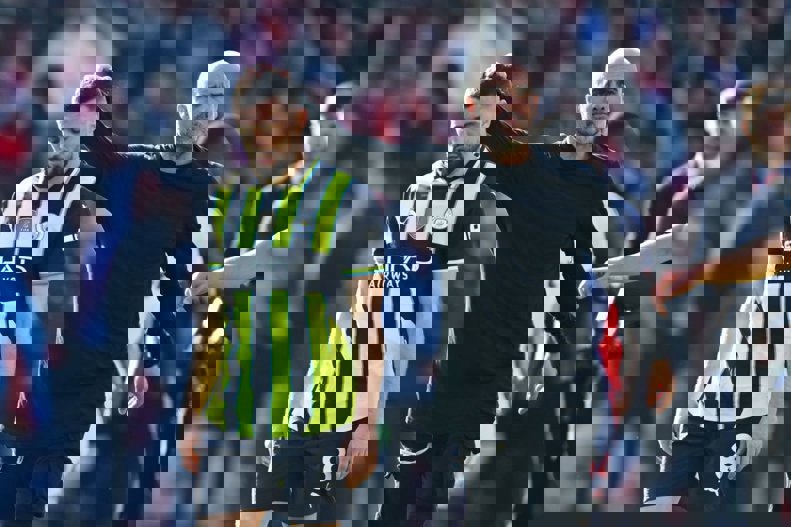 2158862