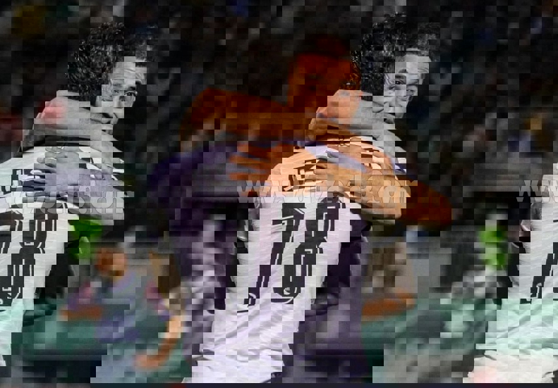 2160041