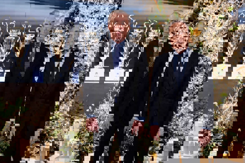 2176725