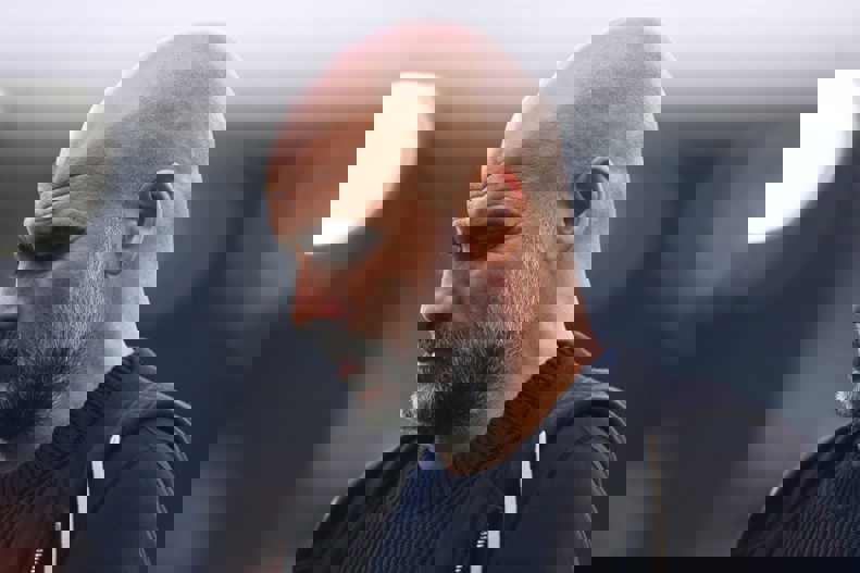 2198373