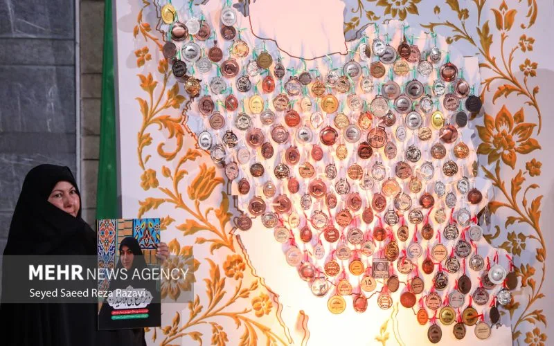 مدالهایی به رسم وفاداری؛ اهدای بیش از ۲۰۰ نشان به رهبر انقلاب +فیلم مدالهایی به رسم وفاداری؛ اهدای بیش از ۲۰۰ نشان به رهبر انقلاب +فیلم
